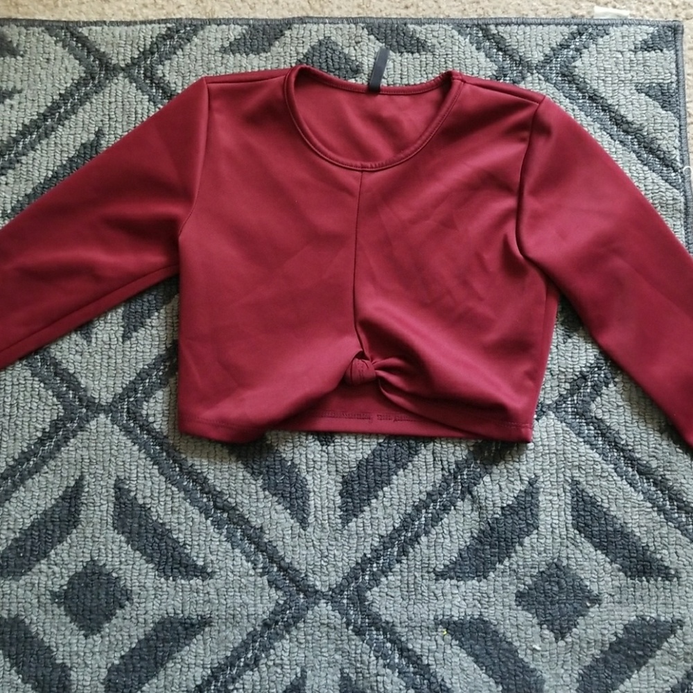 Midriff long sleeved shirt